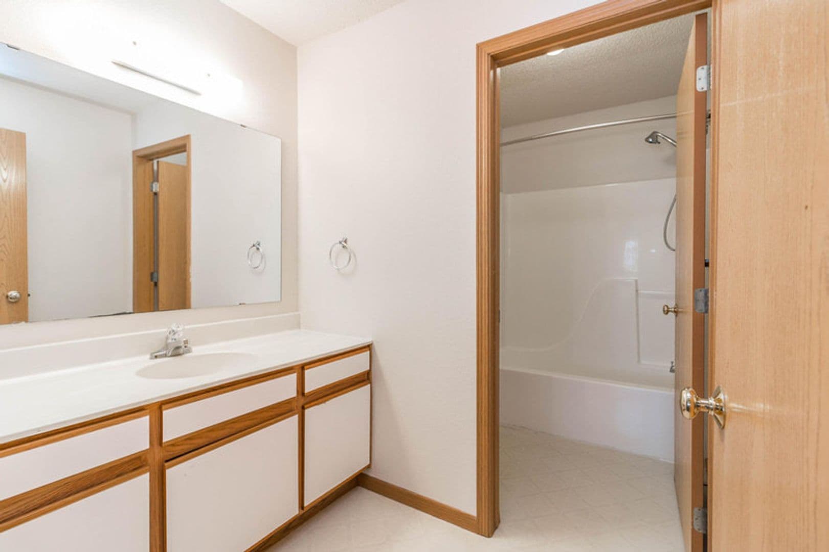 GLENCOE Apartment: 2401 14TH ST E