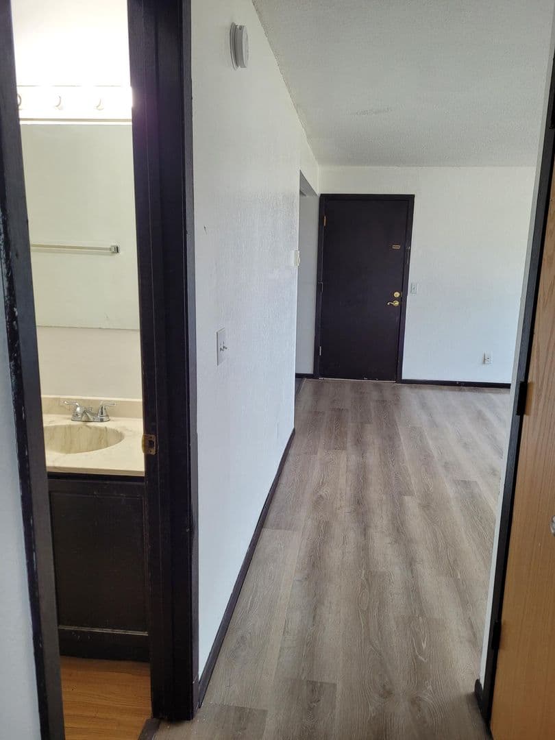 Becker Apartment: 12051 Hancock Street SE