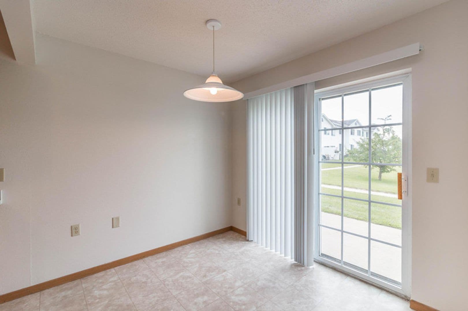 GLENCOE Apartment: 2401 14TH ST E