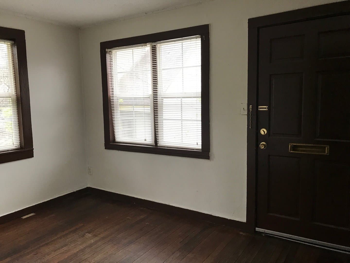 Savannah House: 205 1/2 West 61st St.