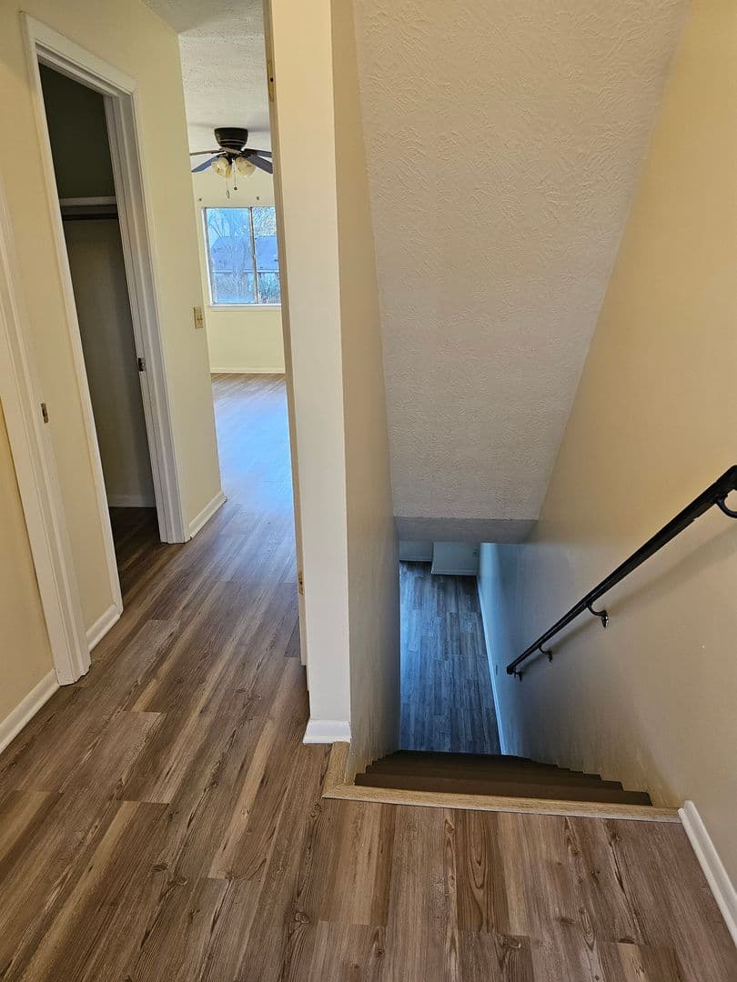 Savannah House: 59 Knollwood Circle
