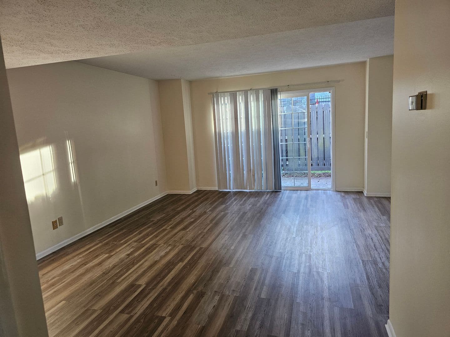 Savannah House: 59 Knollwood Circle