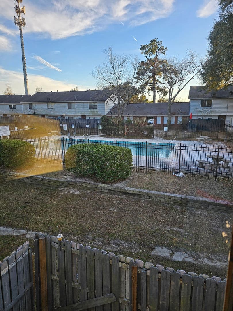 Savannah House: 59 Knollwood Circle