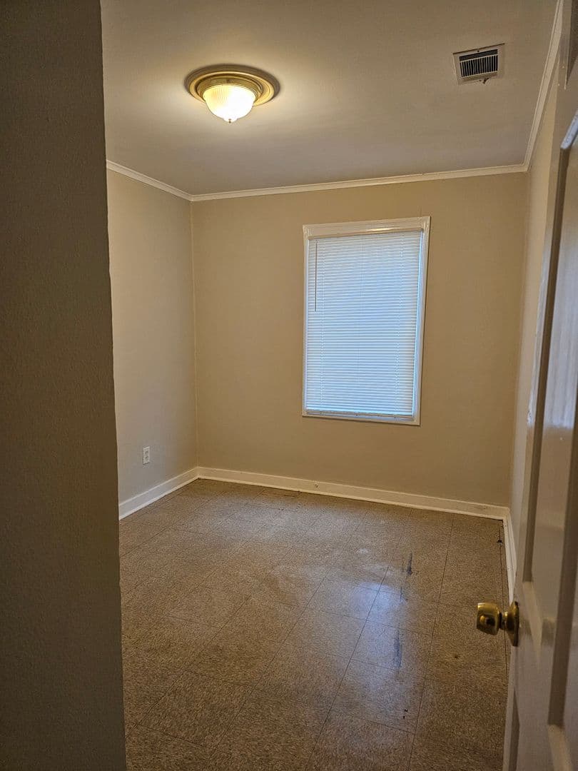 Savannah House: 2318 Alabama Ave.