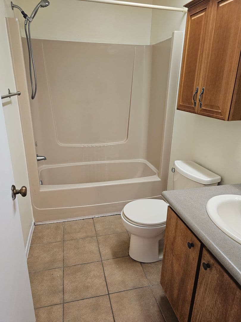 Savannah House: 59 Knollwood Circle