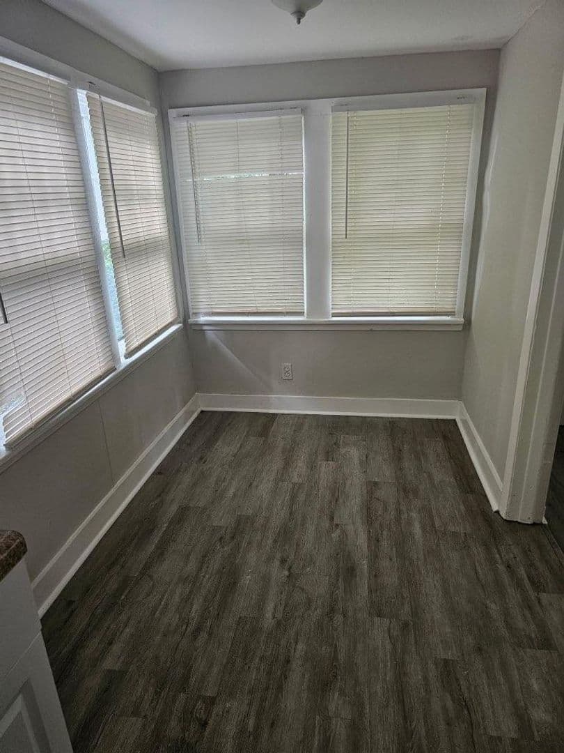 Savannah House: 2140 New York Ave.