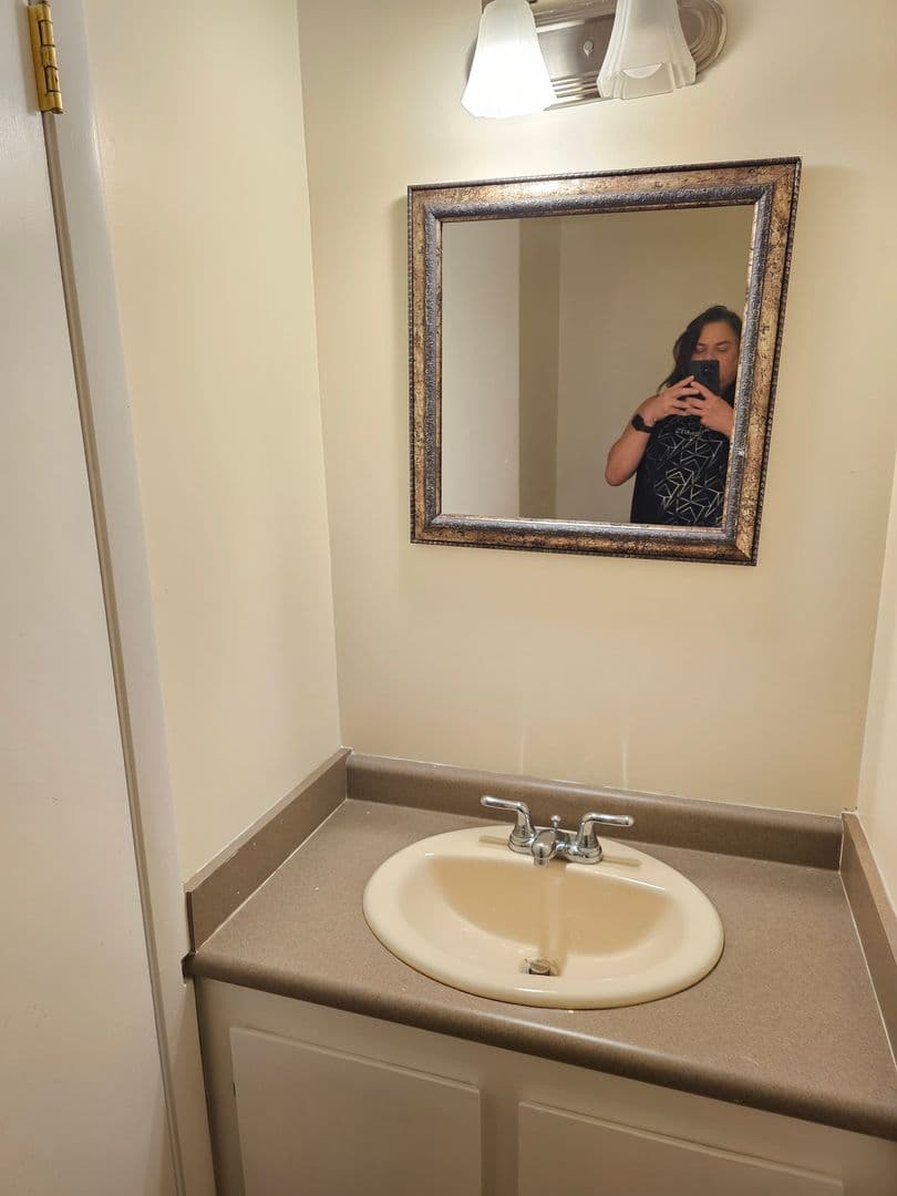 Savannah House: 59 Knollwood Circle