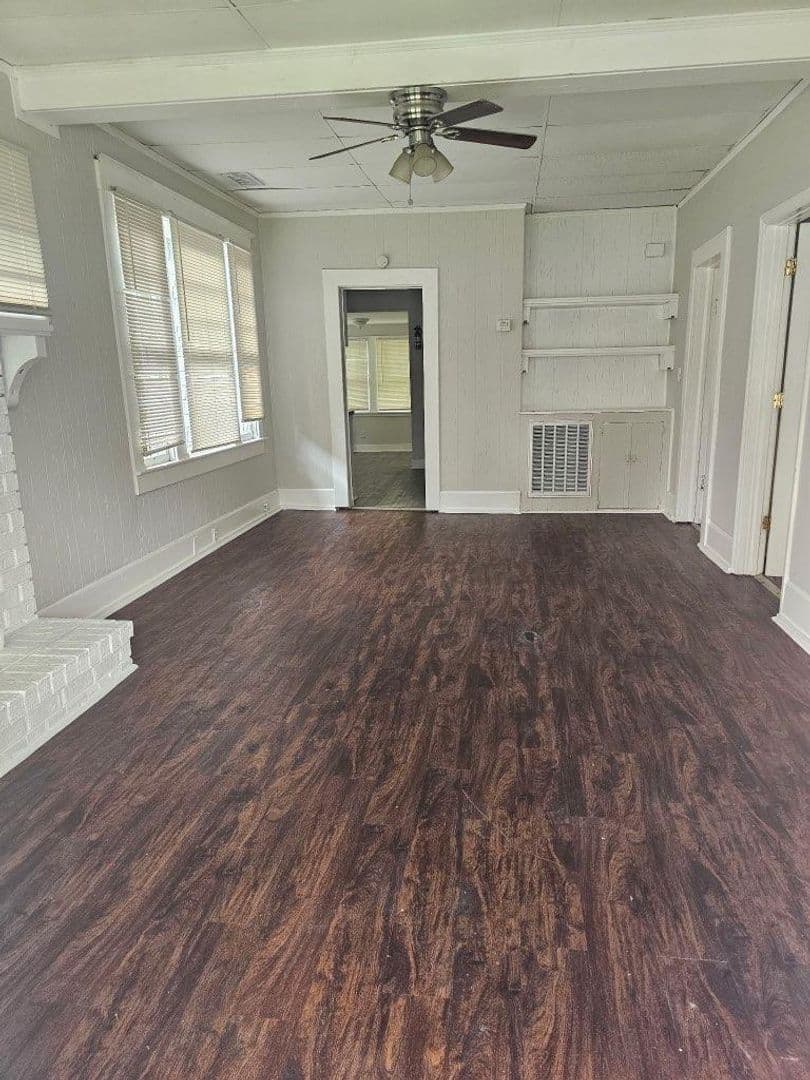 Savannah House: 2140 New York Ave.