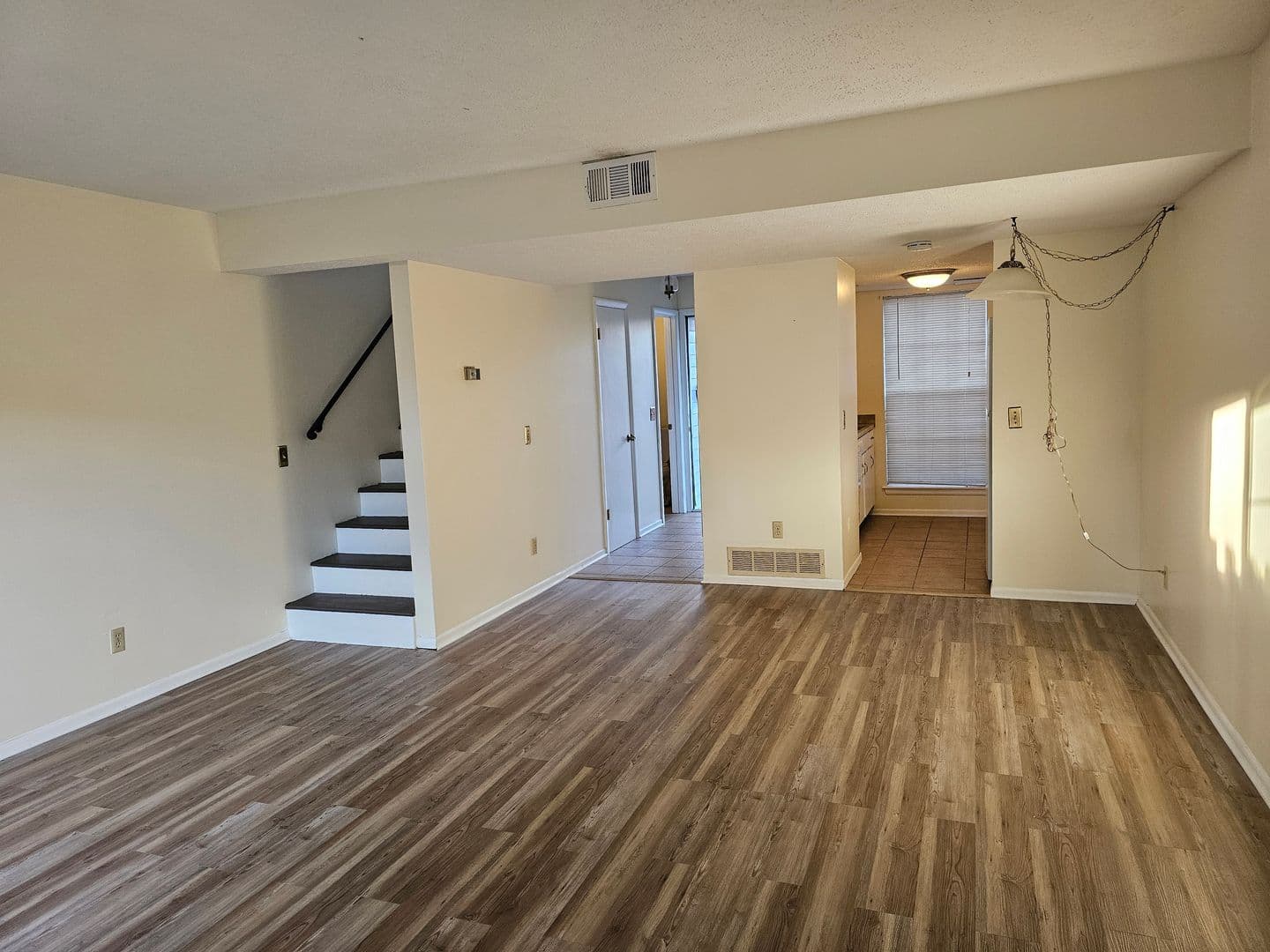 Savannah House: 59 Knollwood Circle