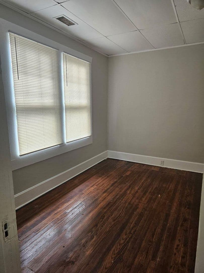 Savannah House: 2140 New York Ave.