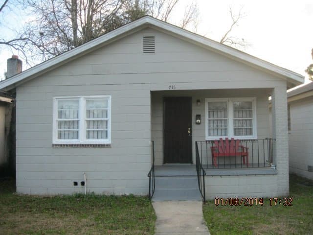 Savannah House: 715 West 46th St.