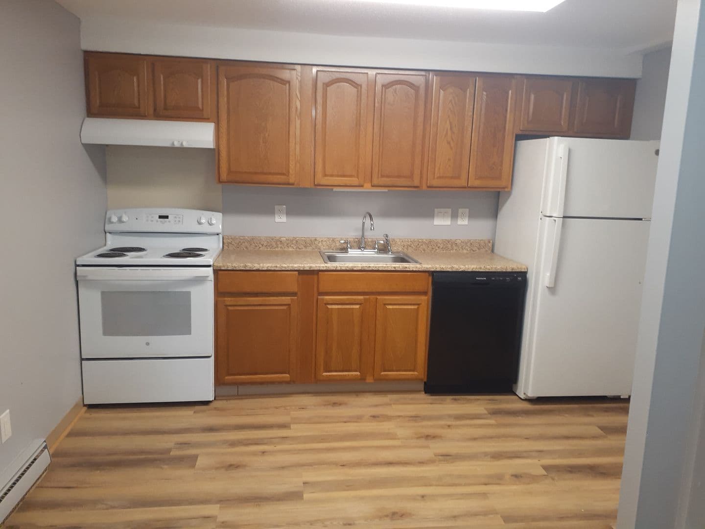 PROVIDENCE Apartment: 9-11 ALUMNI AVE/331 HOPE ST.
