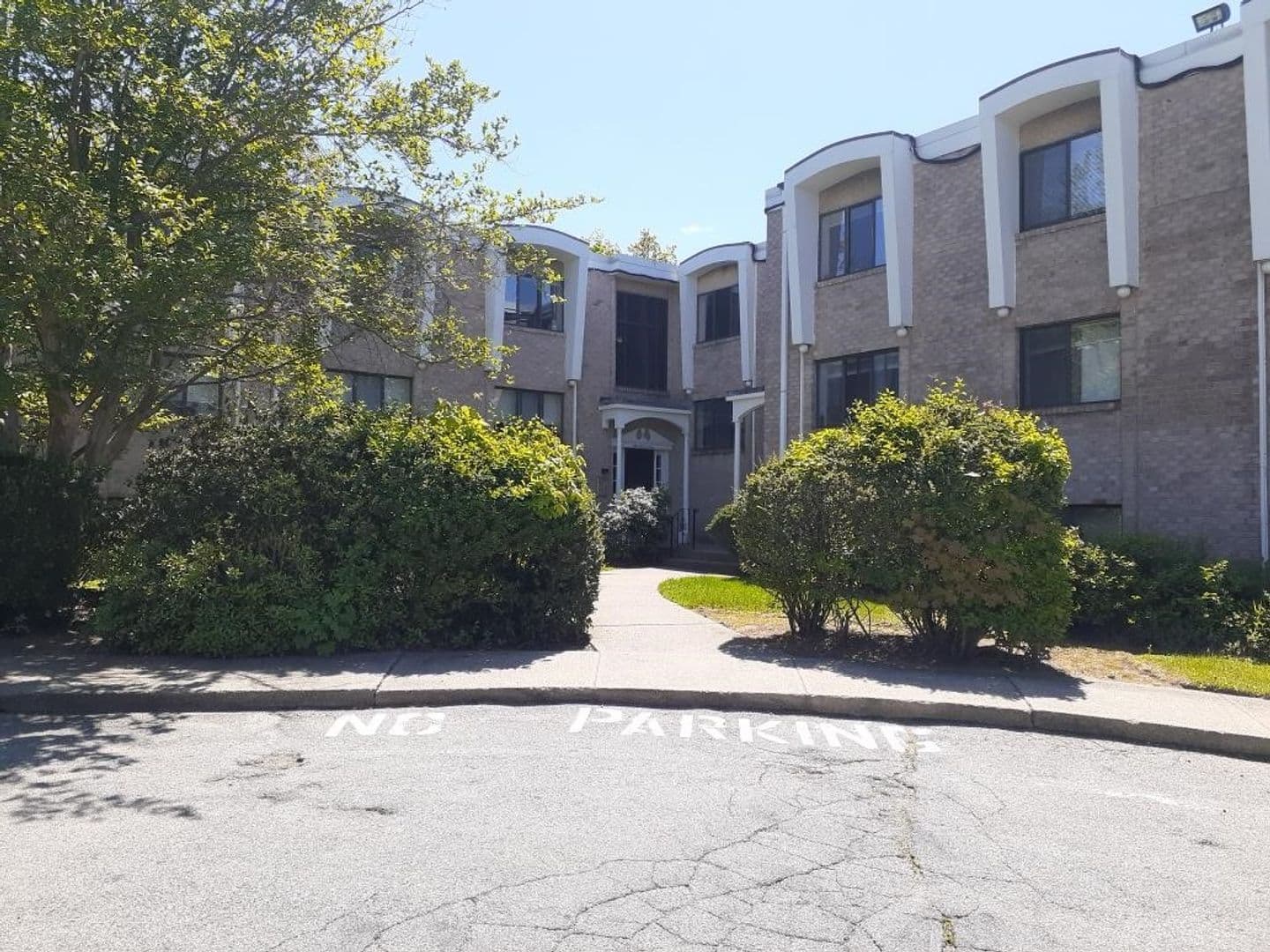 PROVIDENCE Apartment: 9-11 ALUMNI AVE/331 HOPE ST.