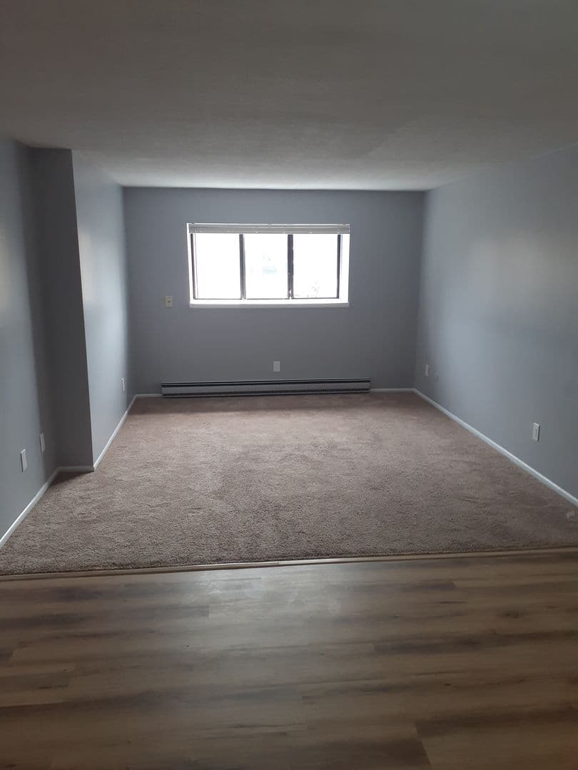 PROVIDENCE Apartment: 9-11 ALUMNI AVE/331 HOPE ST.