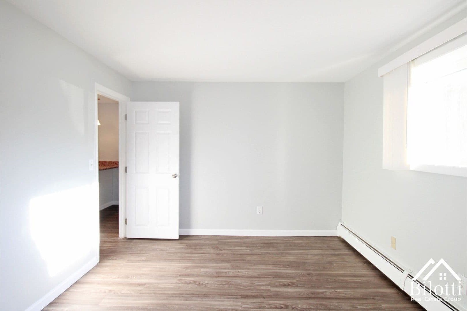 Cranston Apartment: 941 Dyer Avenue