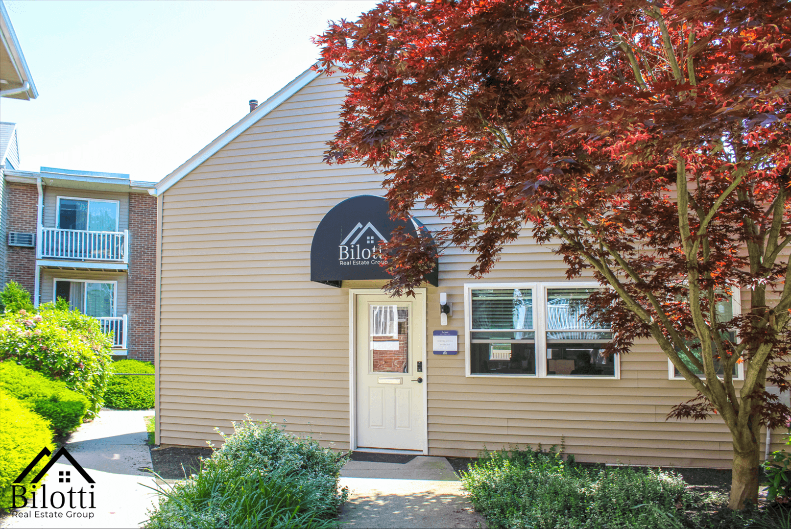 Cranston Apartment: 941 Dyer Avenue