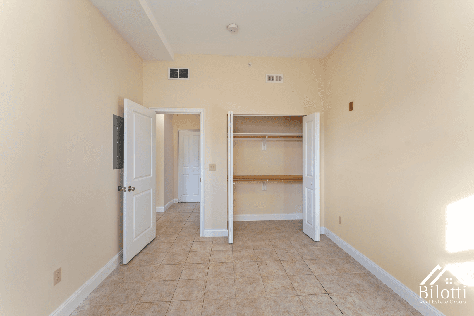 Cumberland Apartment: 22 Clark Street