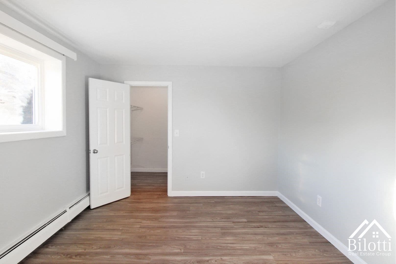 Cranston Apartment: 941 Dyer Avenue