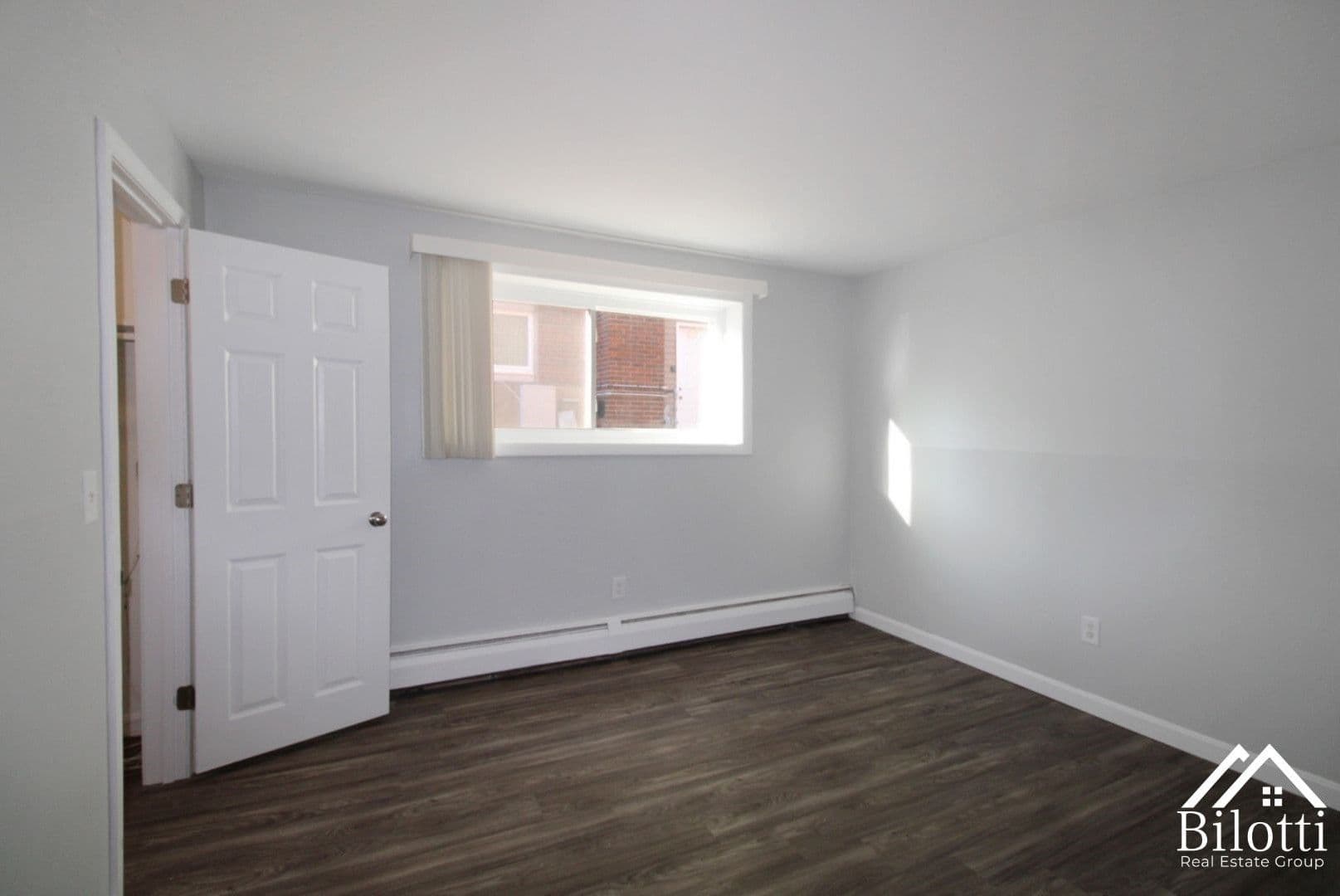Cranston Apartment: 941 Dyer Avenue