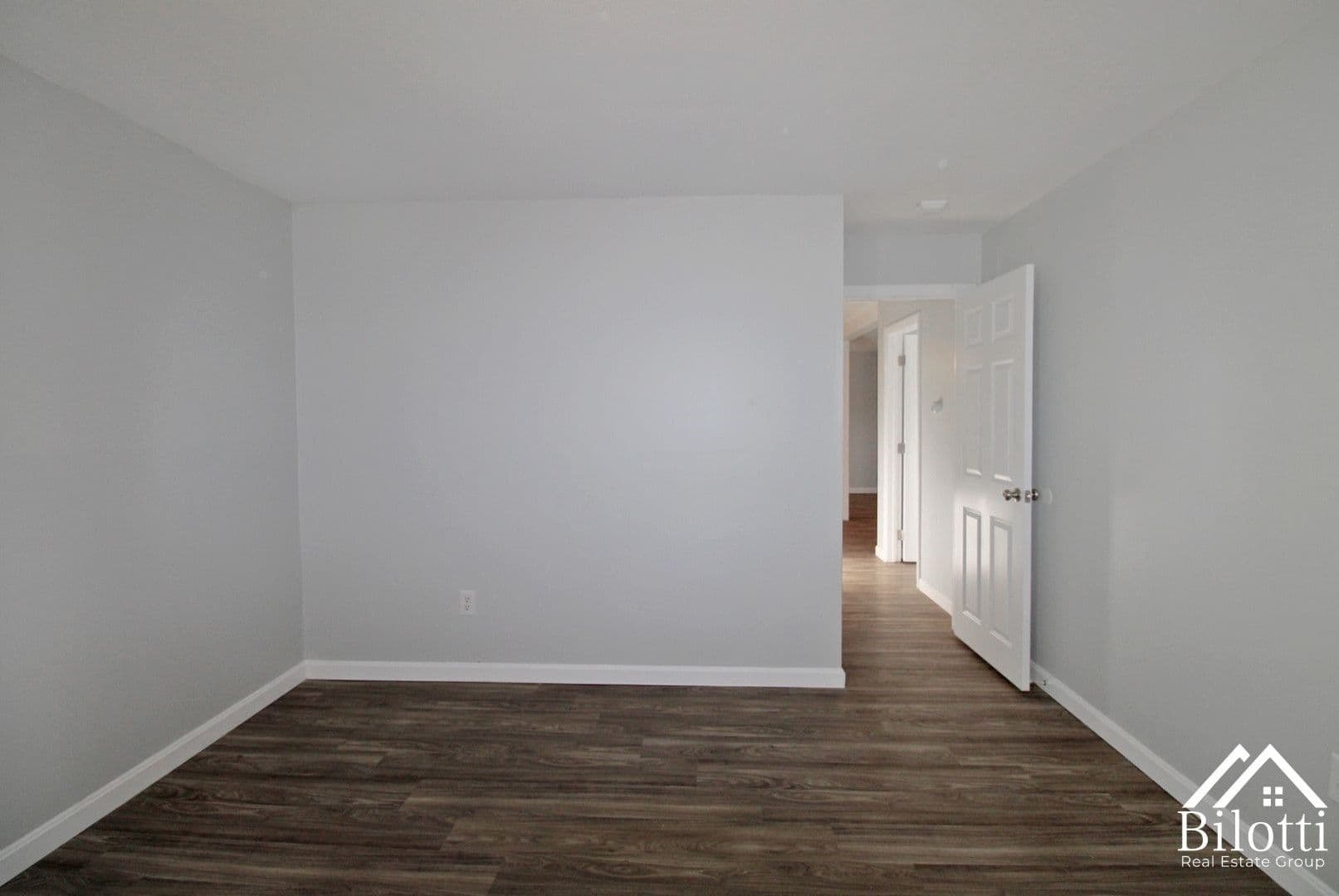 Cranston Apartment: 941 Dyer Avenue