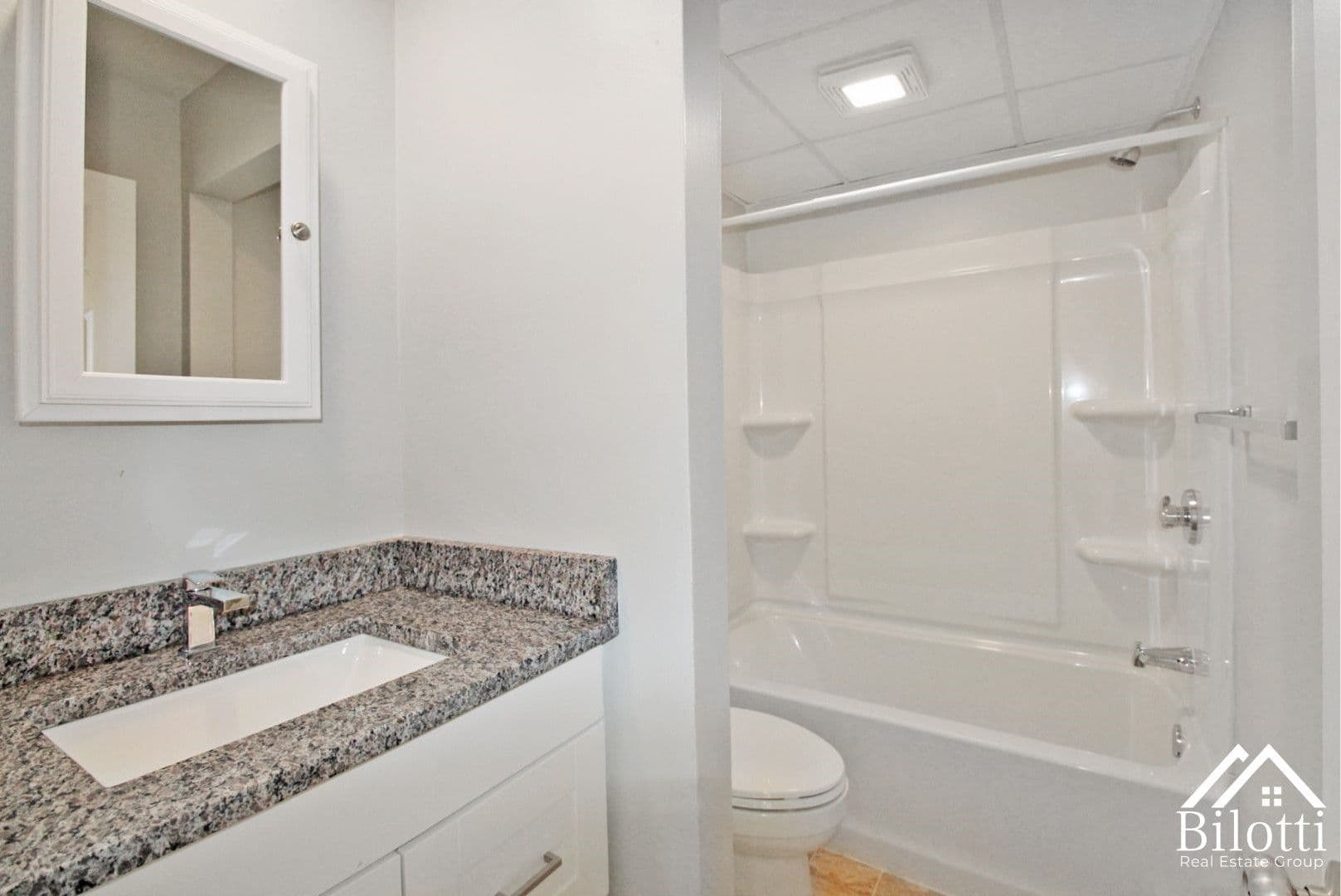 Cranston Apartment: 941 Dyer Avenue
