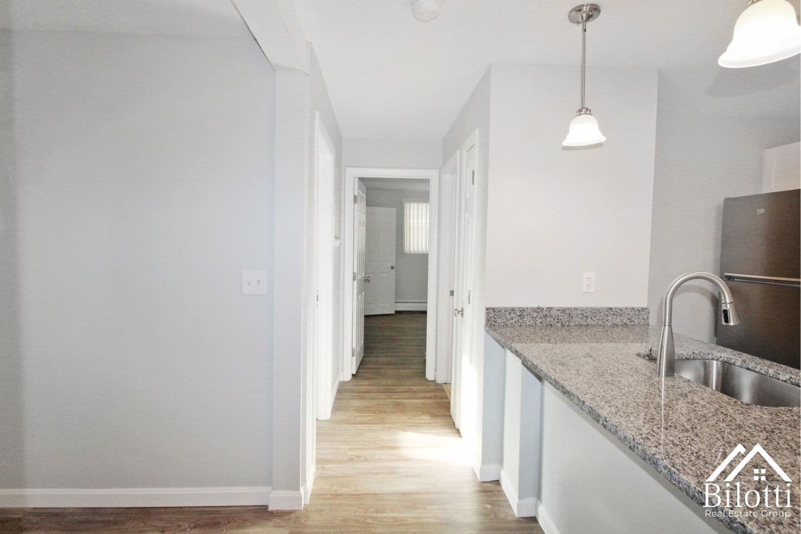 Cranston Apartment: 941 Dyer Avenue