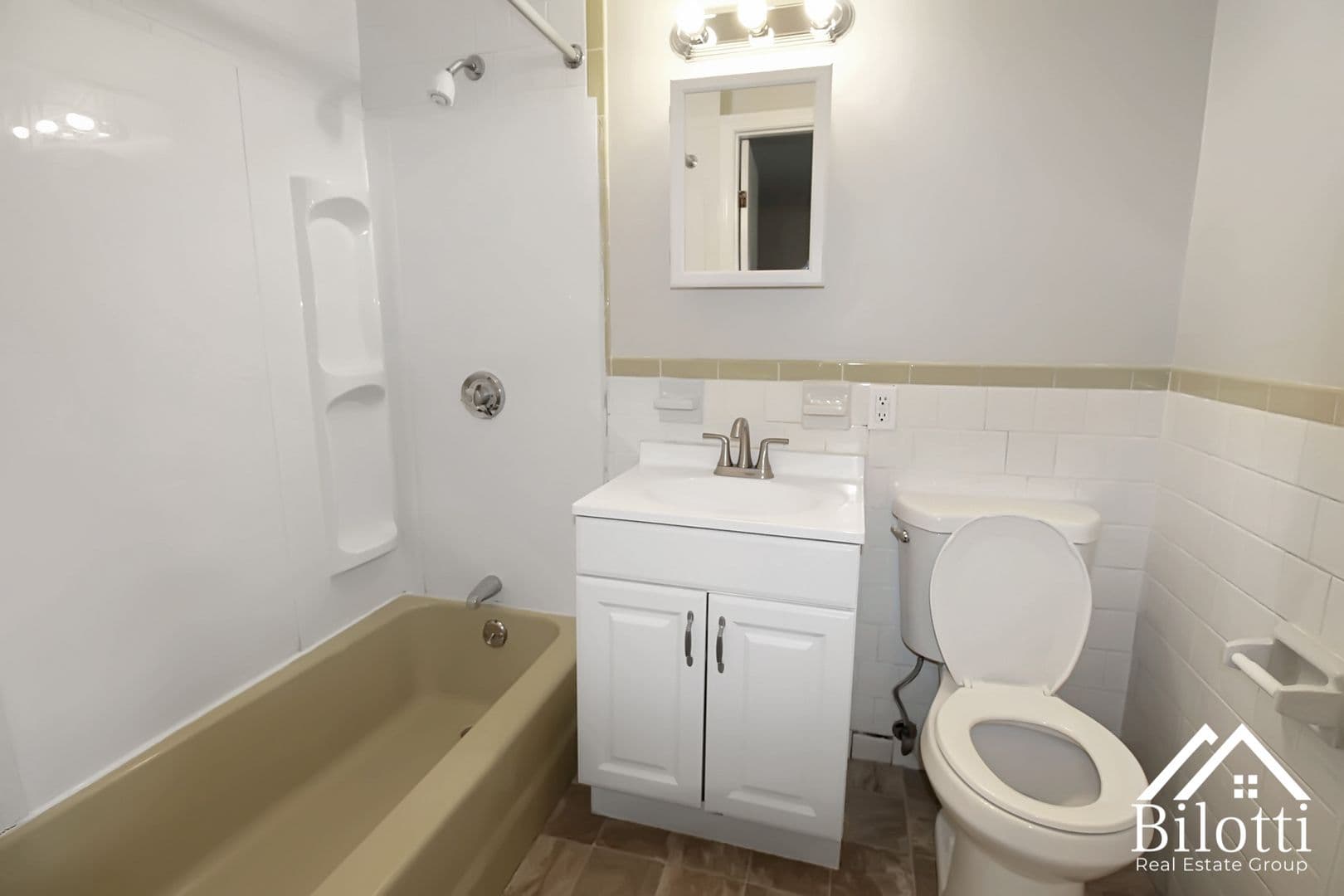 East Providence Apartment: 18 Lee Road