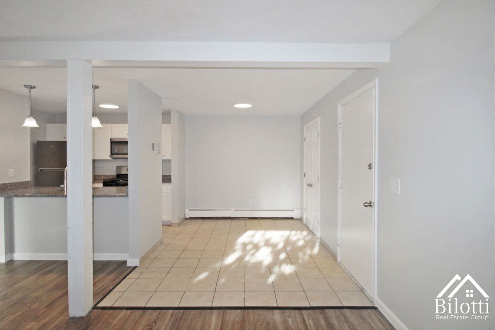 Cranston Apartment: 941 Dyer Avenue