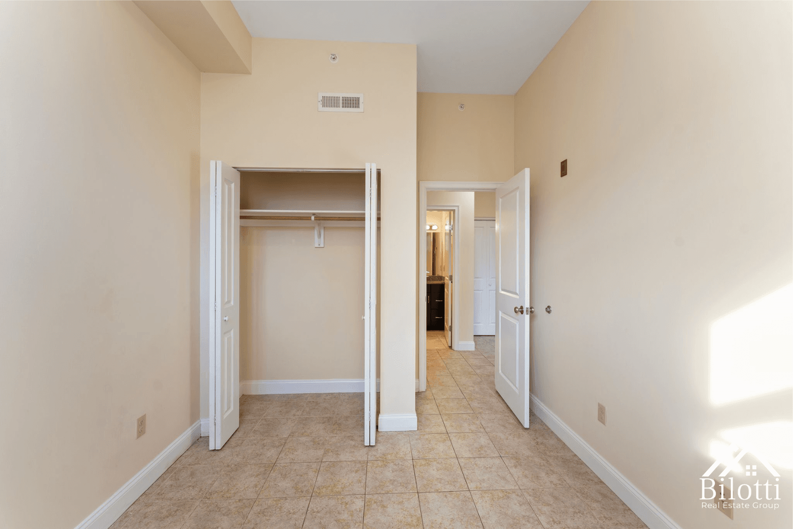 Cumberland Apartment: 22 Clark Street