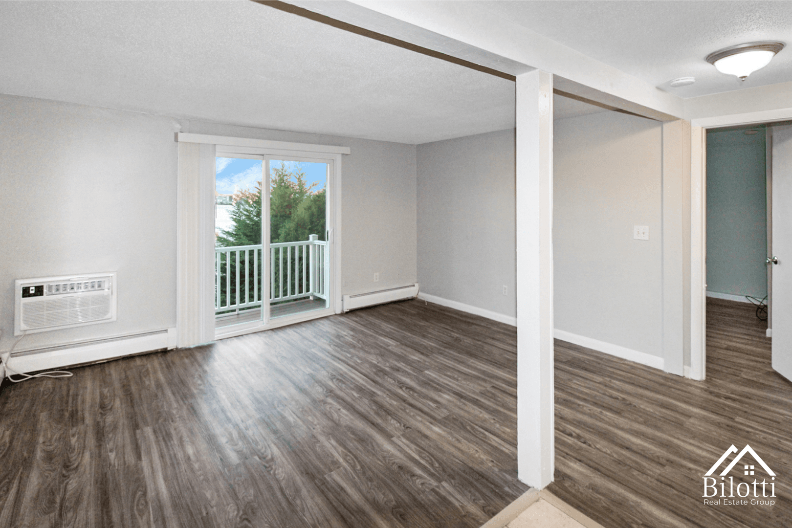 Cranston Apartment: 941 Dyer Avenue