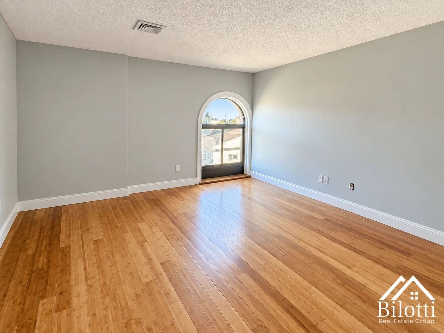 Fall River Apartment: 859 Pine Street
