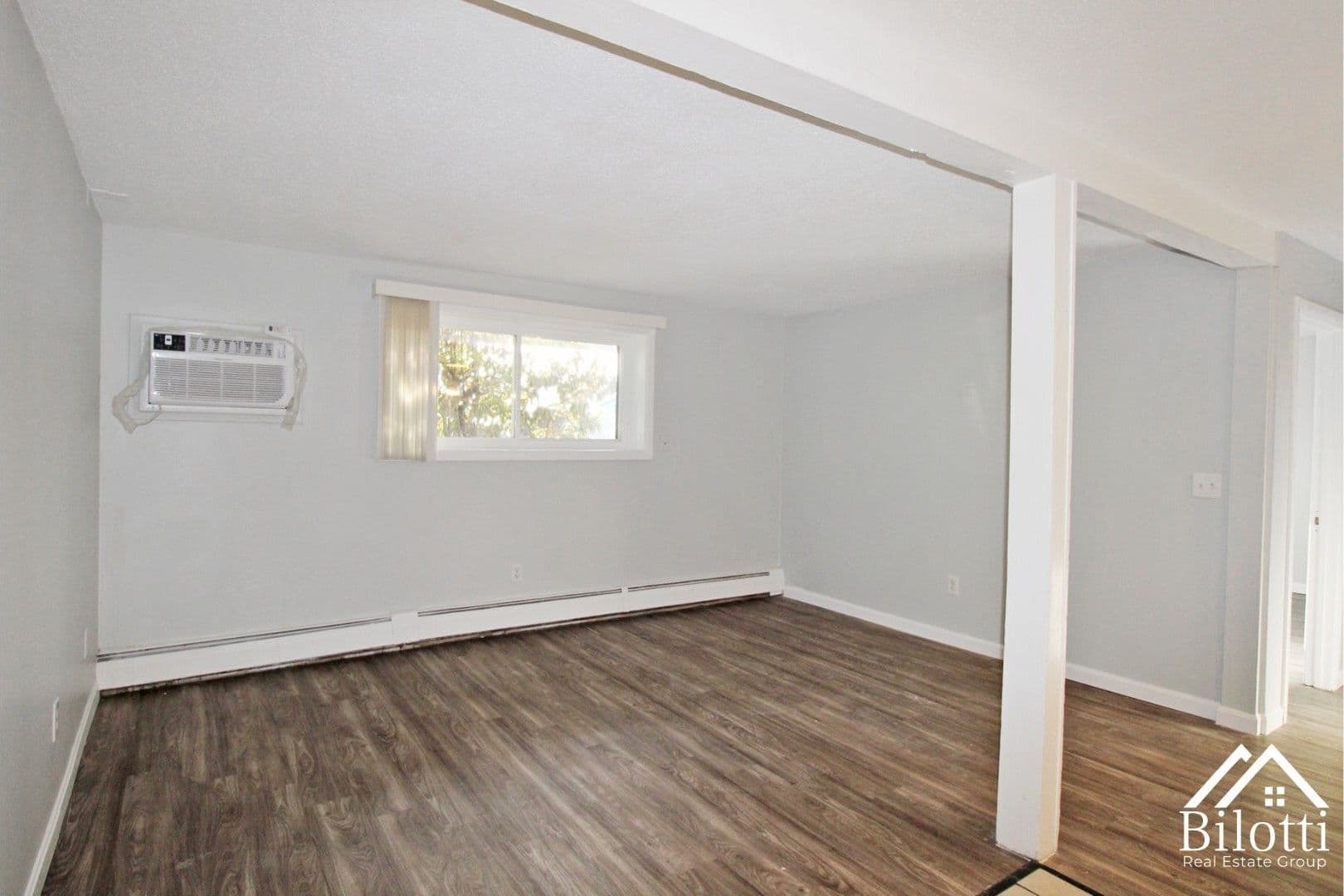 Cranston Apartment: 941 Dyer Avenue