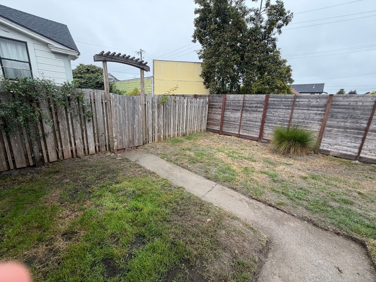 Arcata Apartment: 560 G ST