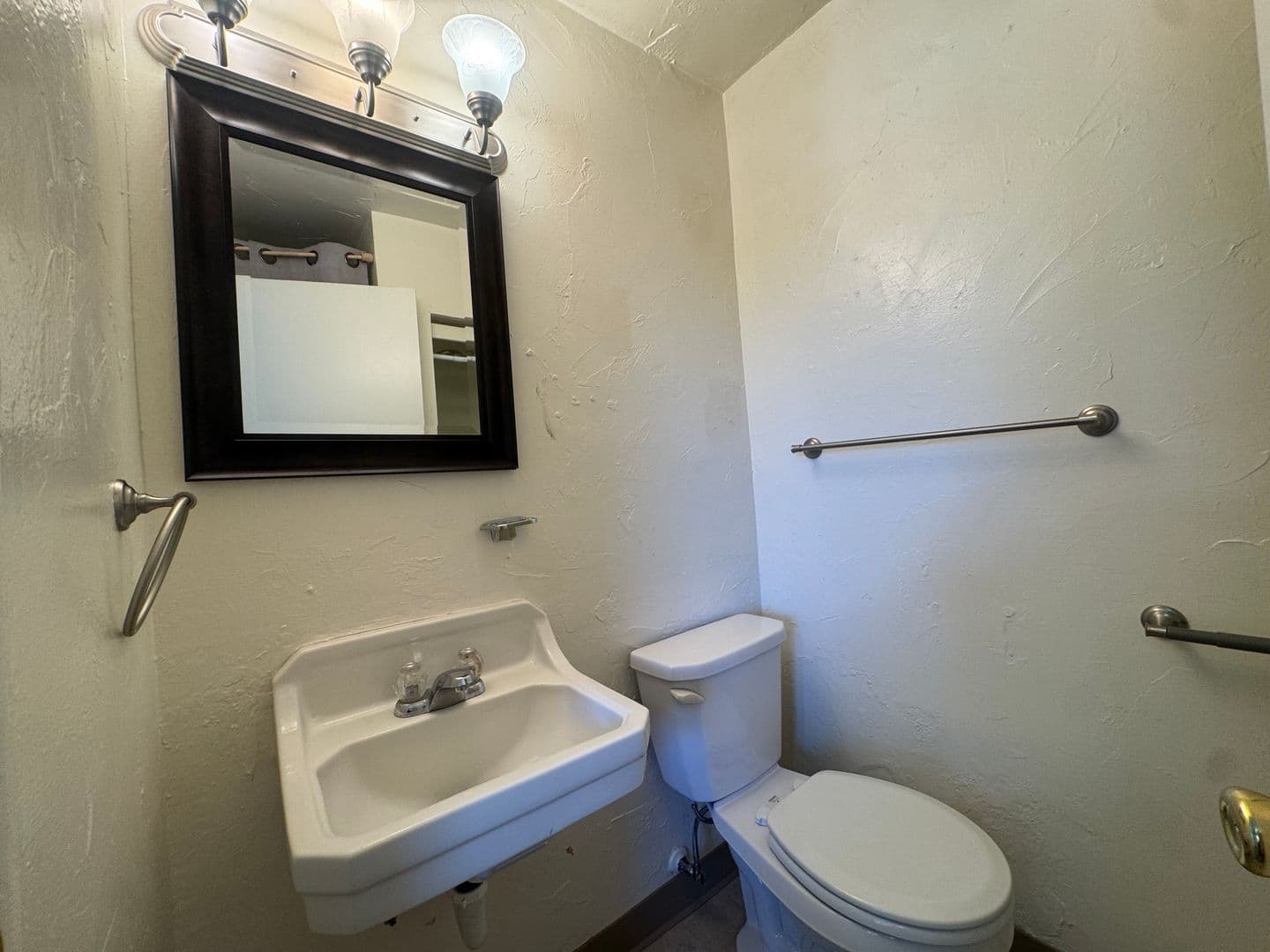 Eureka Apartment: 4041 & 4043 Williams St Unit #1-9