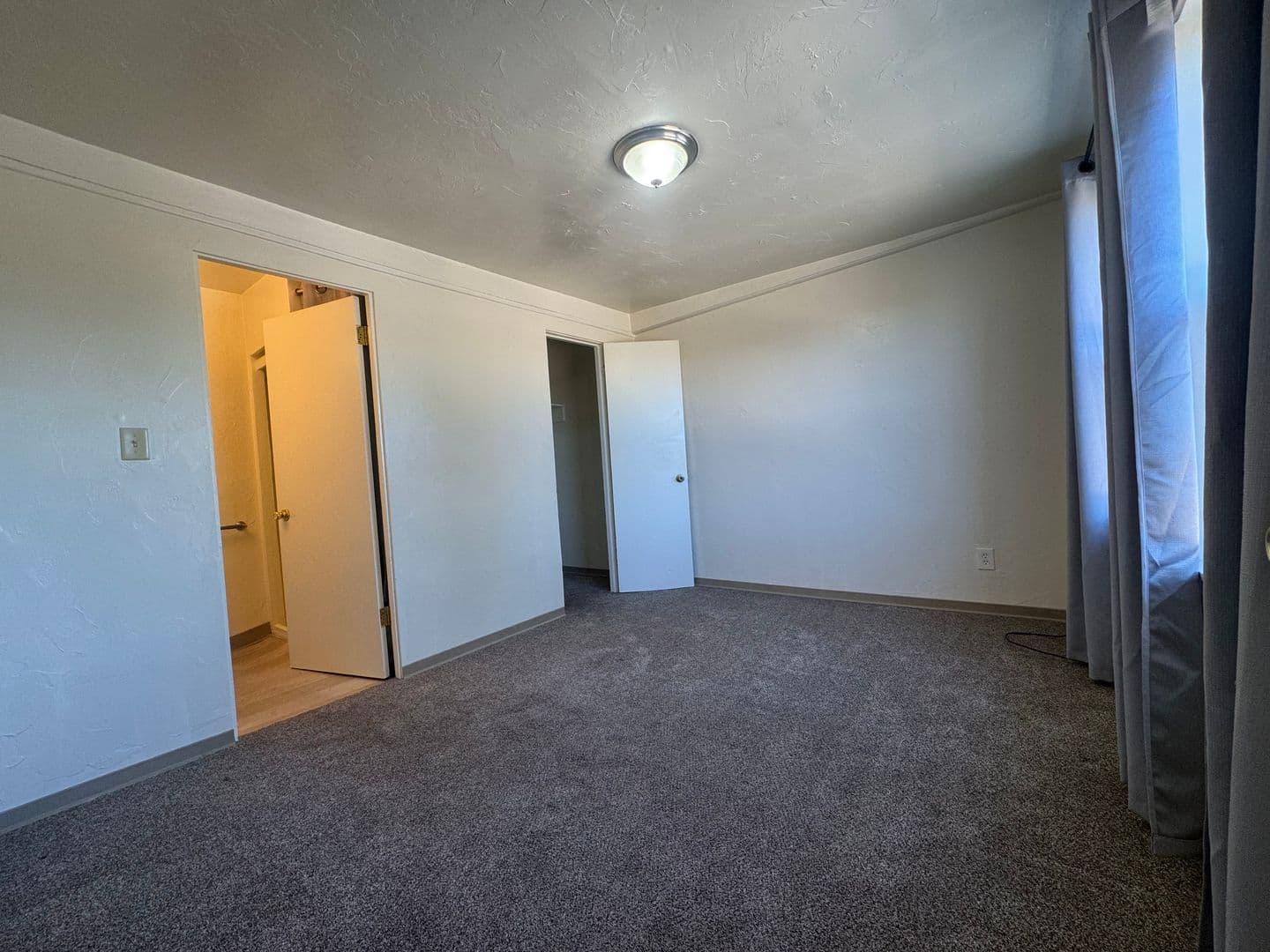 Eureka Apartment: 4041 & 4043 Williams St Unit #1-9