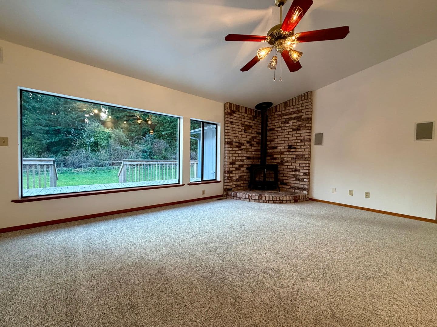 Eureka Townhome: 4036 Campton RD
