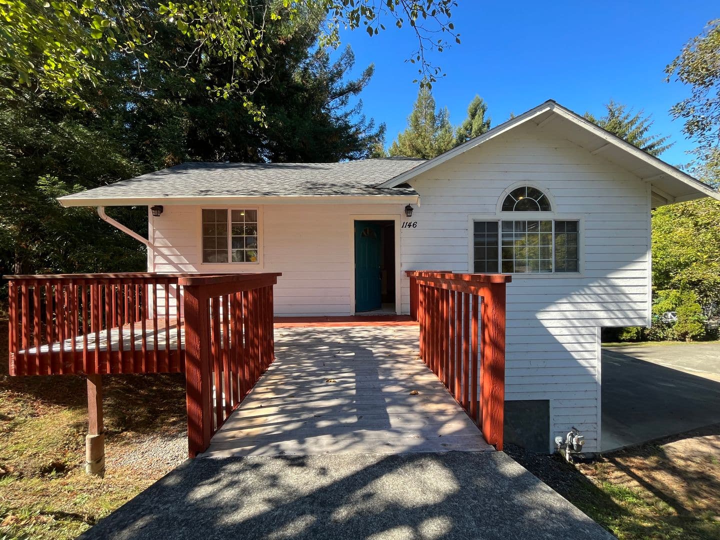 Eureka House: 1146 Vista DR