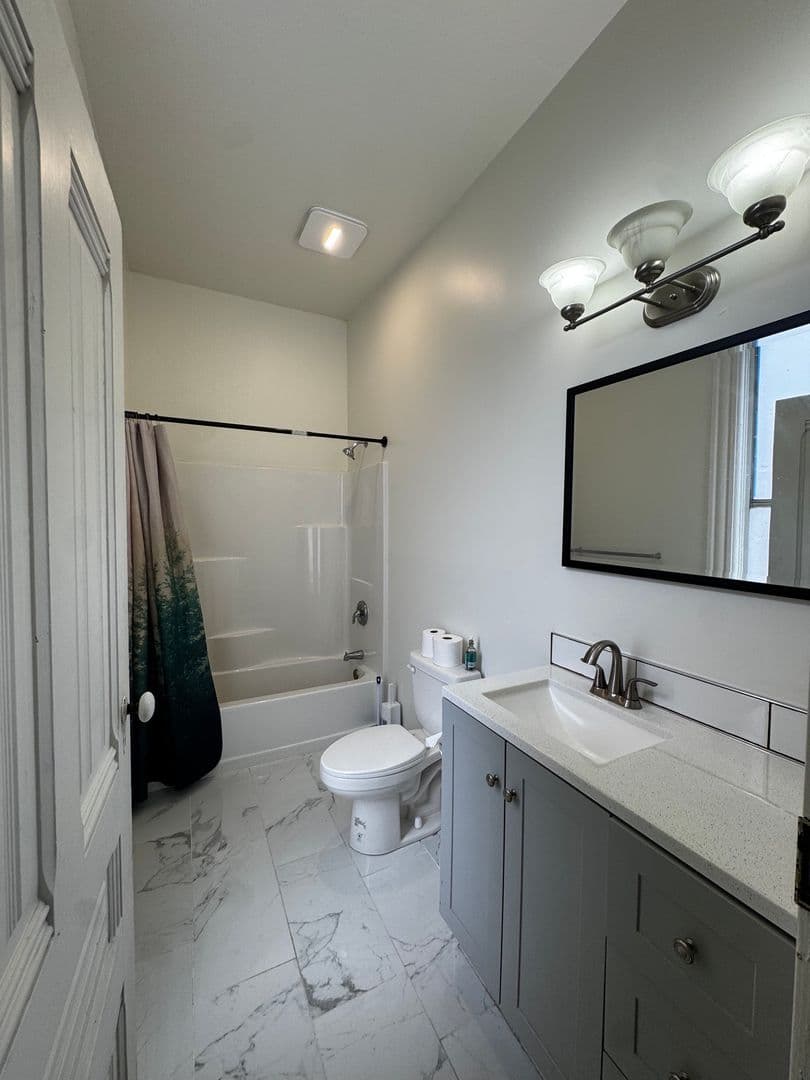 Fortuna Apartment: 910 8th ST