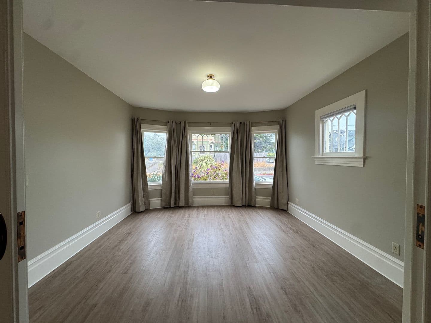 Eureka Apartment: 2146 C ST