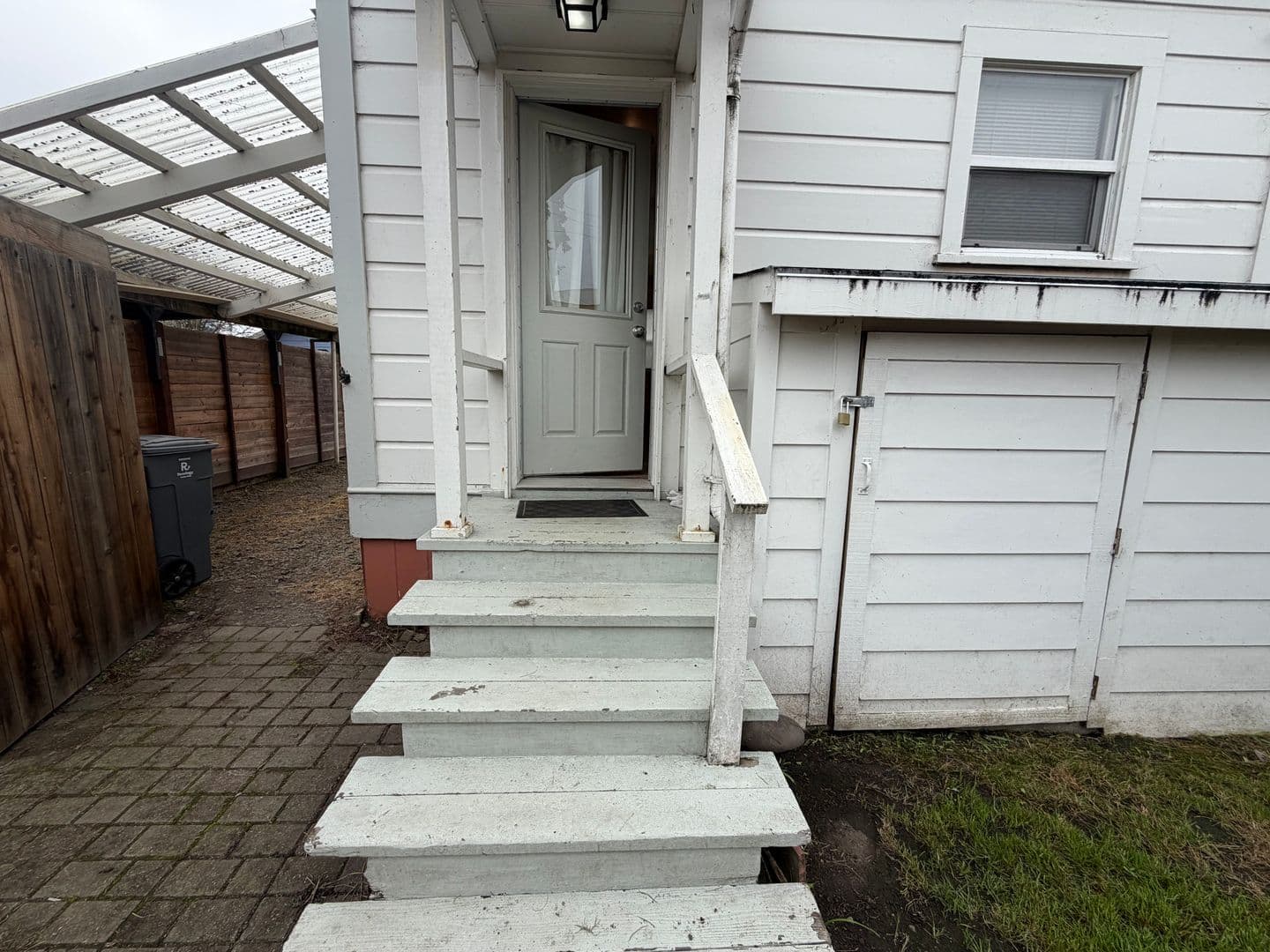 Arcata Apartment: 560 G ST