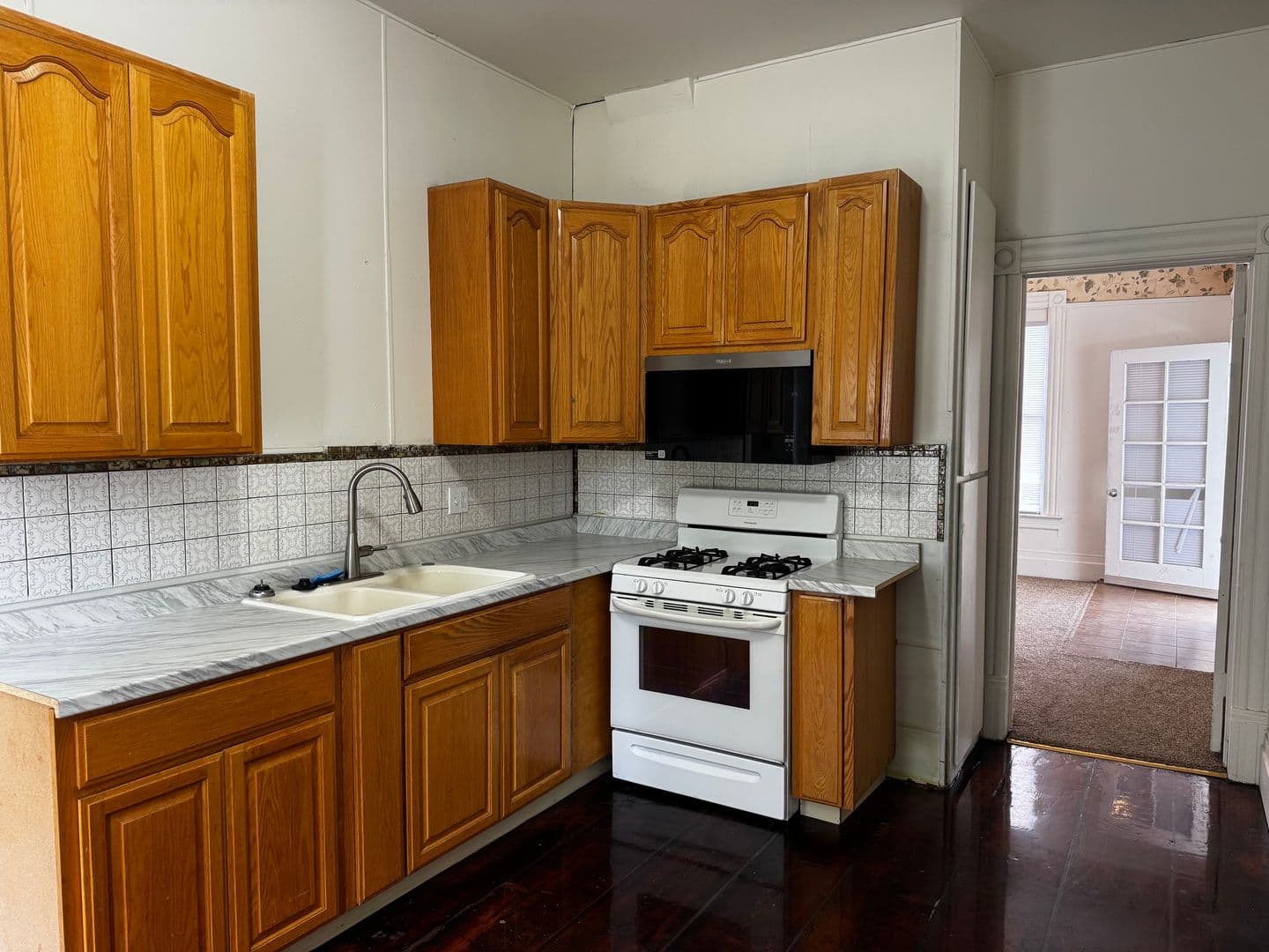 Fortuna Apartment: 910 8th ST