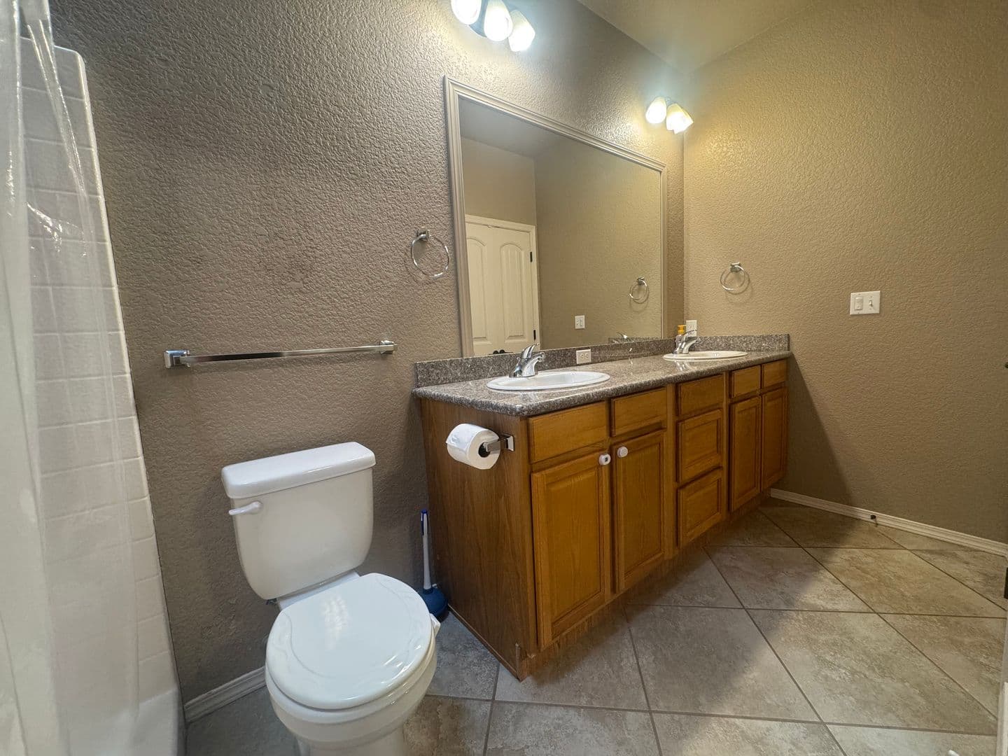 Loleta House: 7 Shadowbrook ST