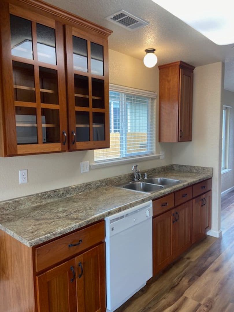 McKinleyville Apartment: 1956 Sagewood Way