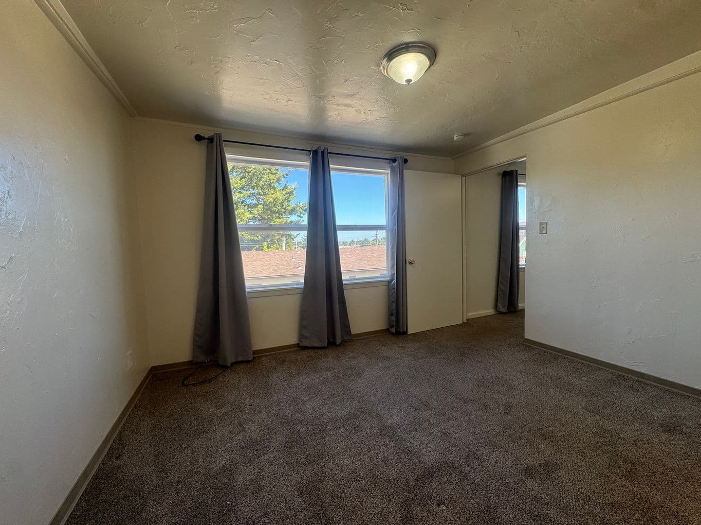 Eureka Apartment: 4041 & 4043 Williams St Unit #1-9
