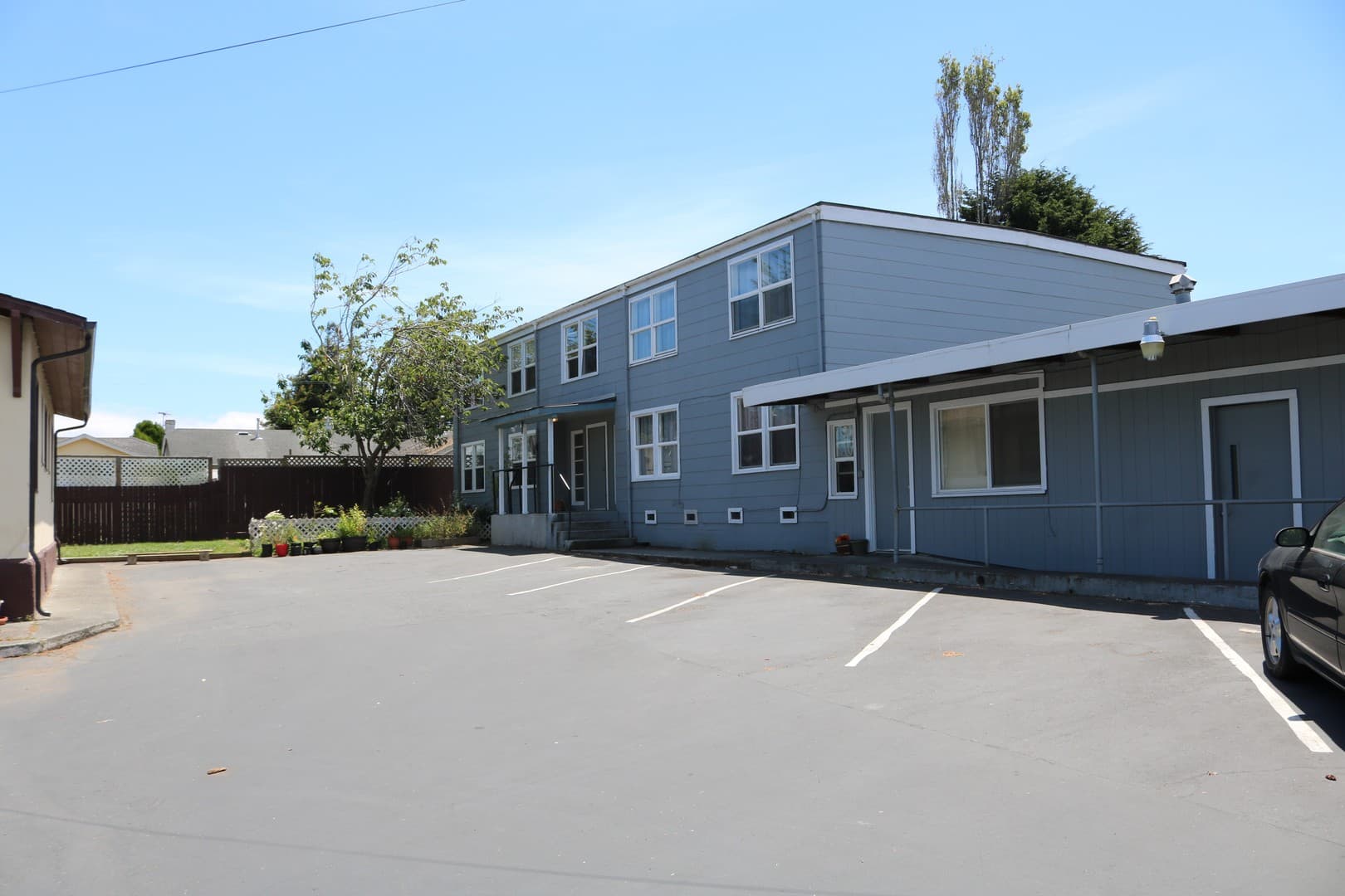 Eureka Apartment: 4041 & 4043 Williams St Unit #1-9