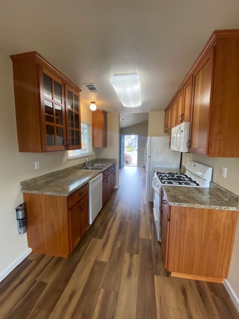 McKinleyville Apartment: 1956 Sagewood Way