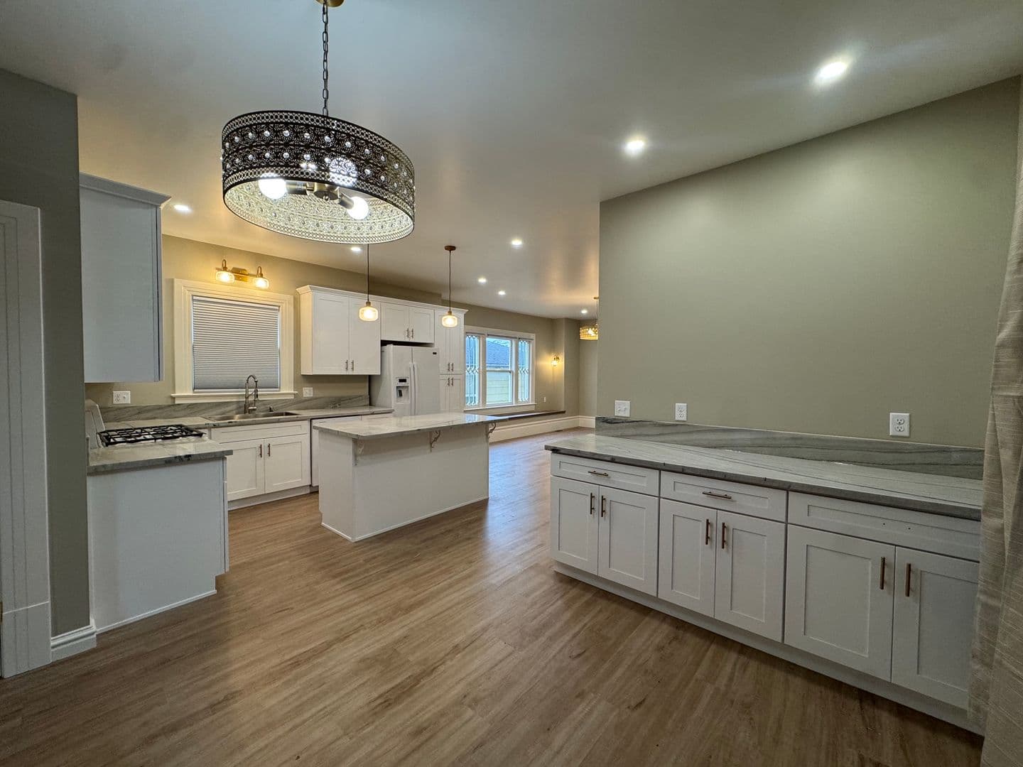 Eureka Apartment: 2146 C ST