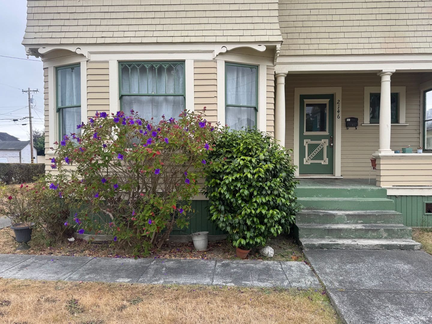Eureka Apartment: 2146 C ST