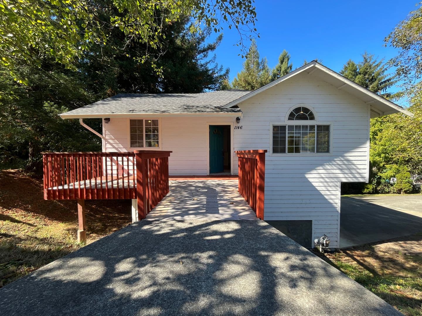 Eureka House: 1146 Vista DR