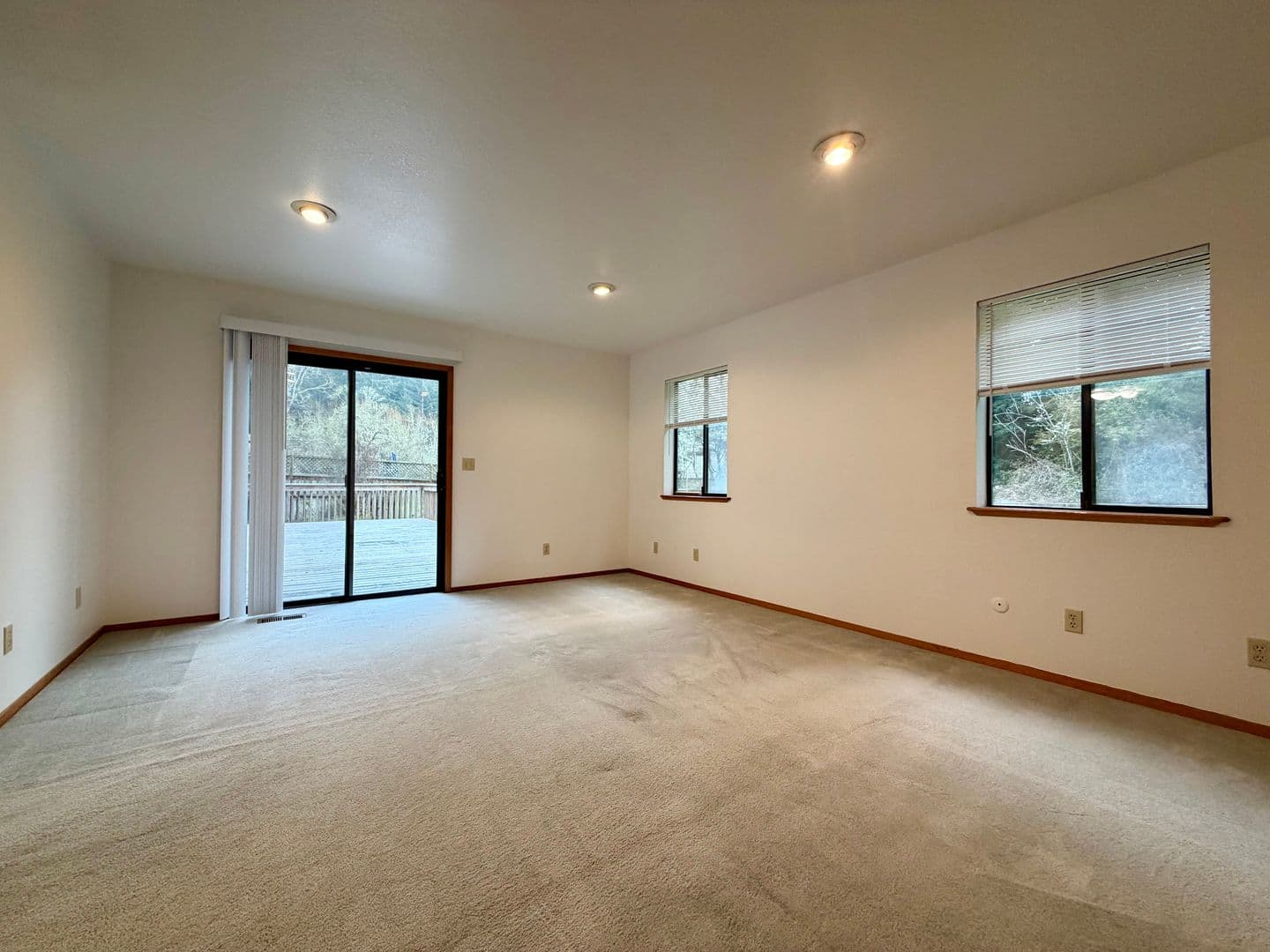 Eureka Townhome: 4036 Campton RD